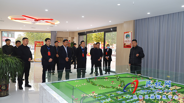 縣人大常委會(huì)調(diào)研綜合便民服務(wù)中心建設(shè)情況座談會(huì)召開