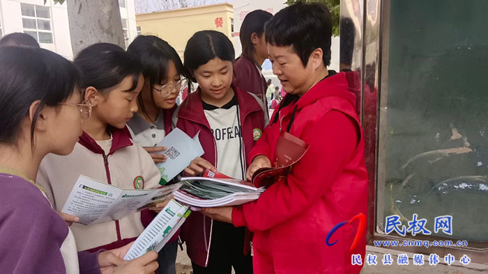 好人宣講進(jìn)校園 榜樣力量潤童心 好人宣講進(jìn)校園 榜樣力量潤童心