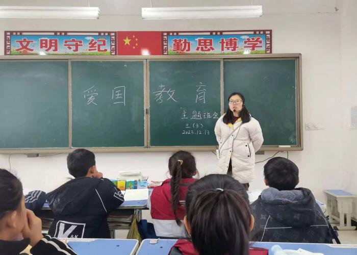 雙塔鎮(zhèn)各中小學(xué)開展國(guó)家公祭日主題教育活動(dòng) 雙塔鎮(zhèn)各中小學(xué)開展國(guó)家公祭日主題教育活動(dòng)