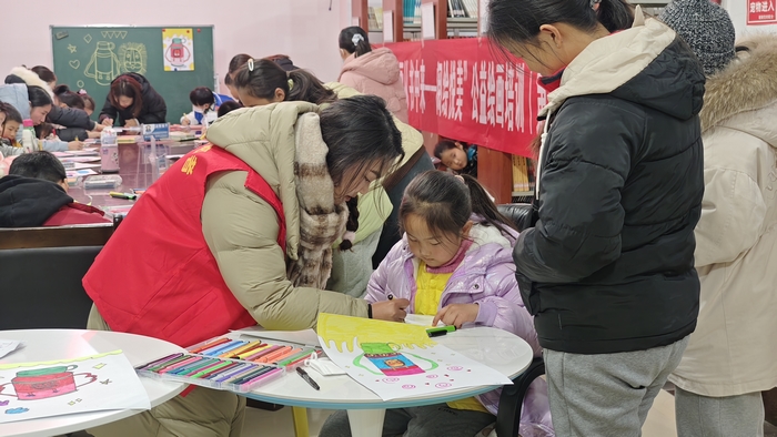 民權(quán)縣圖書館舉辦第五期“畫從書中來——閱繪悅美”公益繪畫培訓(xùn) 民權(quán)縣圖書館舉辦第五期“畫從書中來——閱繪悅美”公益繪畫培訓(xùn)