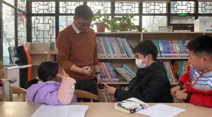 民權(quán)縣圖書館舉辦2024年第一期“快樂繪本劇 傳承誦經(jīng)典”閱讀活動 民權(quán)縣圖書館舉辦2024年第一期“快樂繪本劇 傳承誦經(jīng)典”閱讀活動