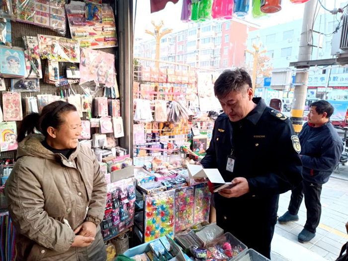 民權(quán)縣開展校園周邊出版物市場專項(xiàng)整治行動(dòng) 民權(quán)縣開展校園周邊出版物市場專項(xiàng)整治行動(dòng)