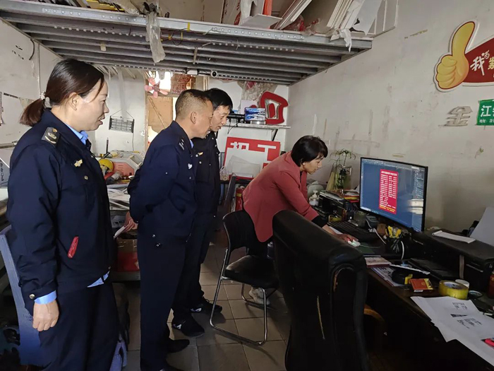 民權(quán)縣開展“掃黃打非”專項(xiàng)檢查行動(dòng) 民權(quán)縣開展“掃黃打非”專項(xiàng)檢查行動(dòng)