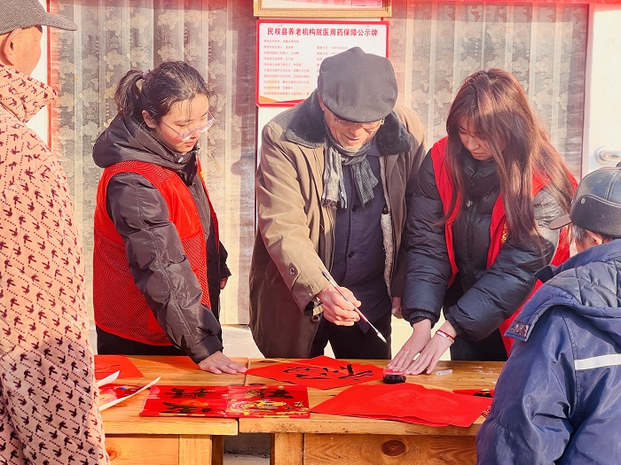 胡集鄉(xiāng)返鄉(xiāng)大學生開展“新春送溫暖 濃濃夕陽情”志愿服務活動 胡集鄉(xiāng)返鄉(xiāng)大學生開展“新春送溫暖 濃濃夕陽情”志愿服務活動