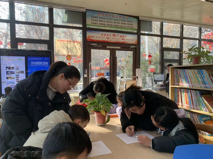 民權(quán)縣圖書館舉辦2024年第五期“快樂繪本劇 傳承誦經(jīng)典”閱讀活動 民權(quán)縣圖書館舉辦2024年第五期“快樂繪本劇 傳承誦經(jīng)典”閱讀活動