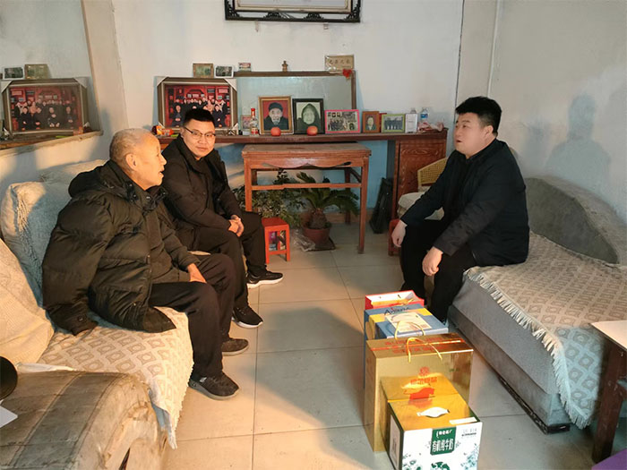 縣畜牧發(fā)展服務(wù)中心走訪慰問退休老干部 縣畜牧發(fā)展服務(wù)中心走訪慰問退休老干部