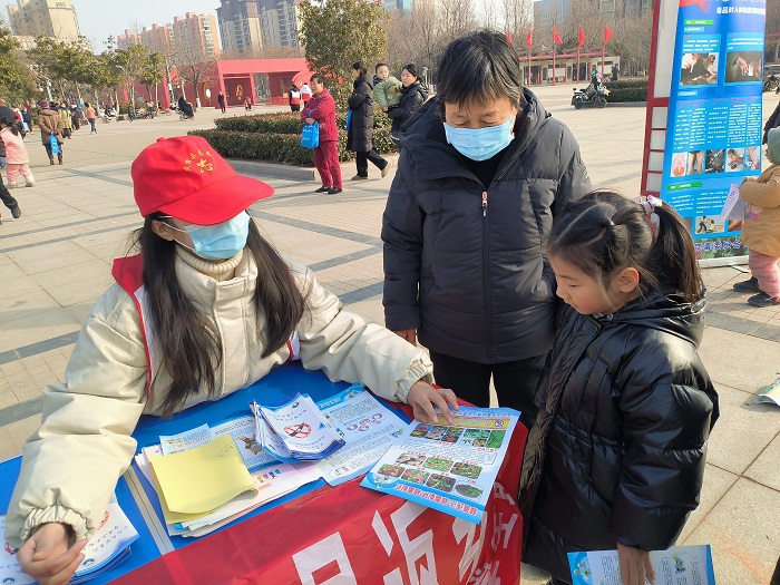 團縣委聯(lián)合縣公安局開展禁毒宣傳活動 團縣委聯(lián)合縣公安局開展禁毒宣傳活動