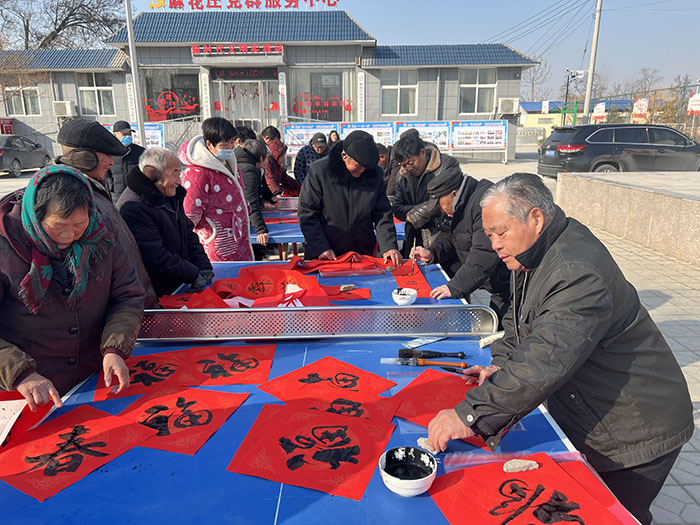 王橋鎮(zhèn):迎春納福寫春聯(lián) 點亮文明幸福星 王橋鎮(zhèn):迎春納福寫春聯(lián) 點亮文明幸福星