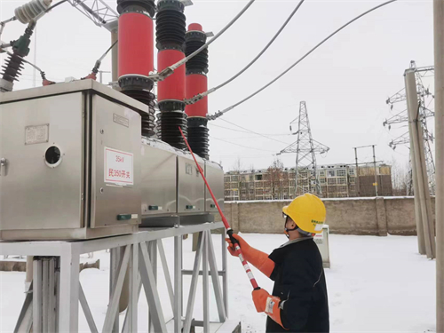 民權(quán)縣供電公司:朔風(fēng)凜冽雪紛飛 ?供電保障正當(dāng)時(shí) 民權(quán)縣供電公司:朔風(fēng)凜冽雪紛飛 ?供電保障正當(dāng)時(shí)