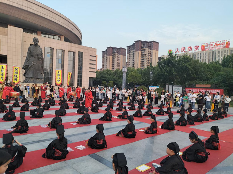 民權(quán)縣文化廣電旅游局積極實(shí)施文化惠民 助力未成年人思想道德建設(shè)工作 民權(quán)縣文化廣電旅游局積極實(shí)施文化惠民 助力未成年人思想道德建設(shè)工作