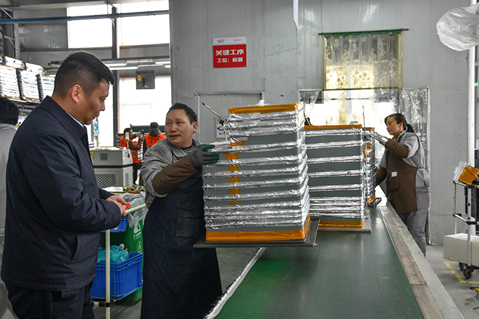 人和鎮(zhèn):送工入企 穩(wěn)就業(yè)促發(fā)展 人和鎮(zhèn):送工入企 穩(wěn)就業(yè)促發(fā)展
