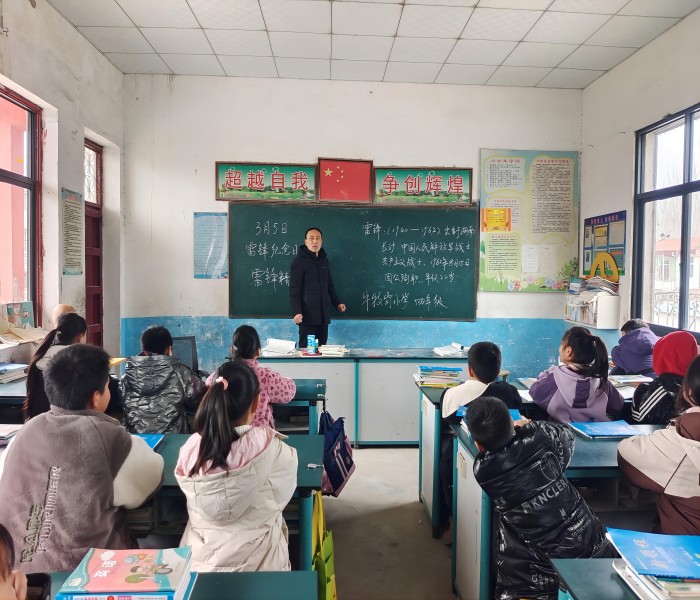 雙塔鎮(zhèn)各中小學(xué)開展學(xué)雷鋒主題活動 雙塔鎮(zhèn)各中小學(xué)開展學(xué)雷鋒主題活動