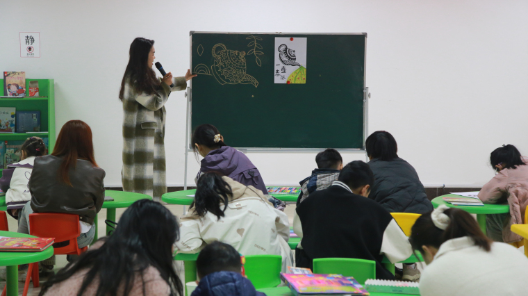 民權(quán)縣圖書館舉辦2024年第四期“畫從書中來——閱繪悅美”公益繪畫培訓(xùn)(總第9期) 民權(quán)縣圖書館舉辦2024年第四期“畫從書中來——閱繪悅美”公益繪畫培訓(xùn)(總第9期)
