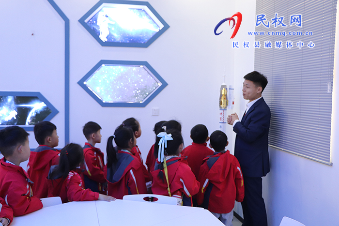 開展幼小銜接 開啟幼兒成長之旅 ——民權(quán)縣第一實驗幼兒園攜手民權(quán)縣求實學(xué)校開展幼小銜接活動 開展幼小銜接 開啟幼兒成長之旅 ——民權(quán)縣第一實驗幼兒園攜手民權(quán)縣求實學(xué)校開展幼小銜接活動