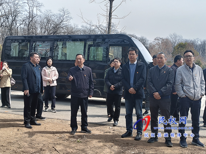 省檔案館副館長翟霣遠一行蒞民調(diào)研