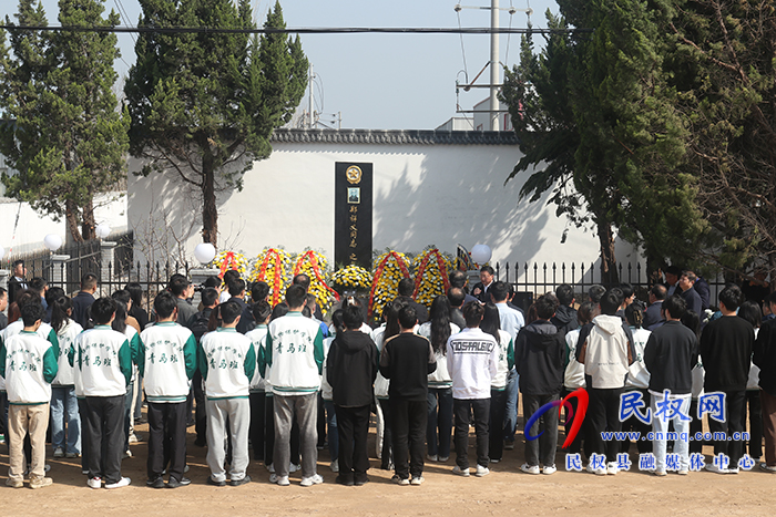河南農(nóng)業(yè)大學(xué)到民開展緬懷鄭祥義教授、學(xué)習(xí)鄭祥義精神、科技服務(wù)助力“三農(nóng)”活動(dòng)
