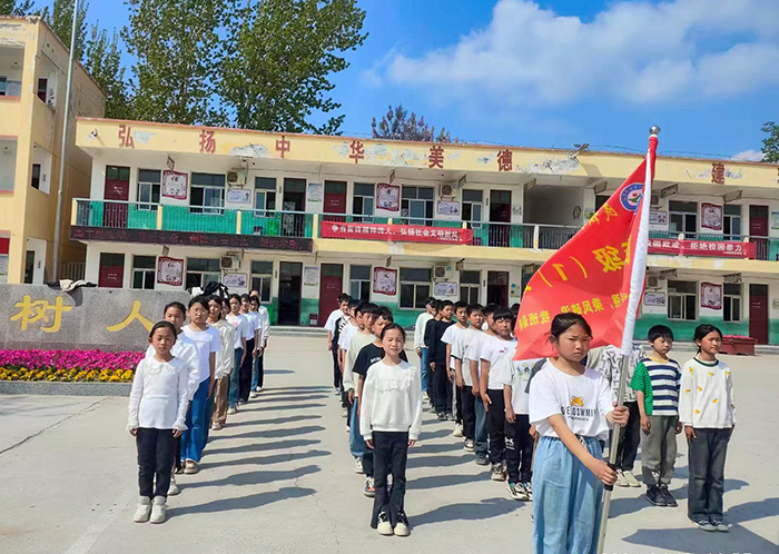 民權縣人和鎮(zhèn)高集學校 舉行“筑健康體魄  展運動風采”春季廣播體操比賽 民權縣人和鎮(zhèn)高集學校 舉行“筑健康體魄  展運動風采”春季廣播體操比賽