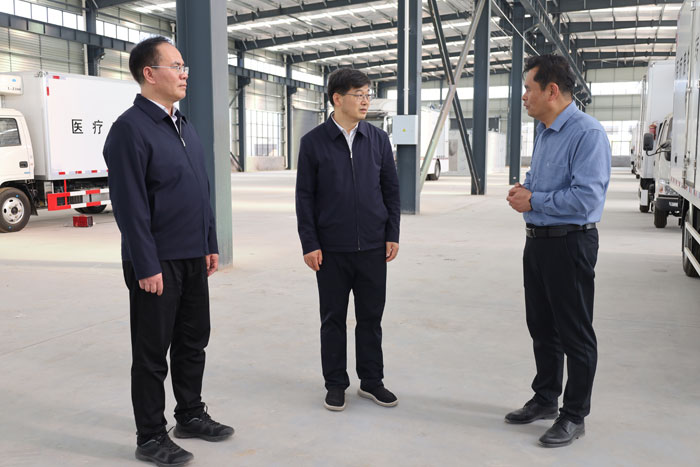 市人大常委會(huì)副主任張團(tuán)結(jié)到我縣高新區(qū)企業(yè)開(kāi)展“企業(yè)服務(wù)日”活動(dòng)