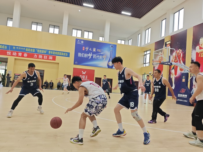 2024年民權(quán)縣“悠然居杯”青年籃球賽熱力開(kāi)賽 2024年民權(quán)縣“悠然居杯”青年籃球賽熱力開(kāi)賽