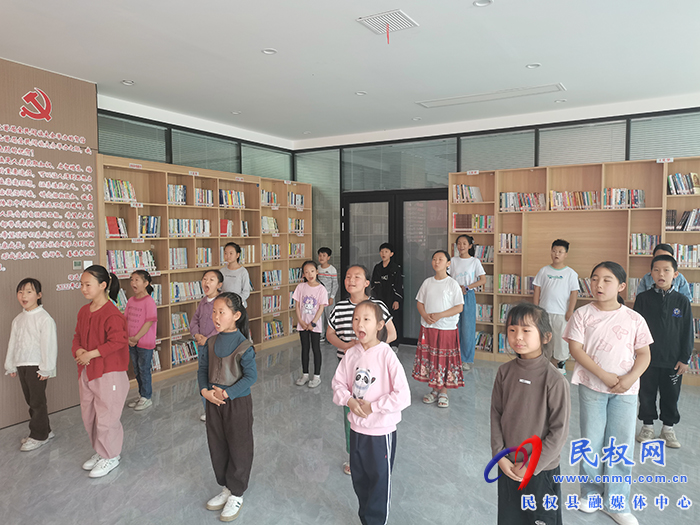 民權(quán)縣圖書館在高鐵站分館舉辦第五期“閱讀推廣人”以“鶯啼春去，遇見立夏”為主題的二十四節(jié)氣閱讀推廣活動(dòng)