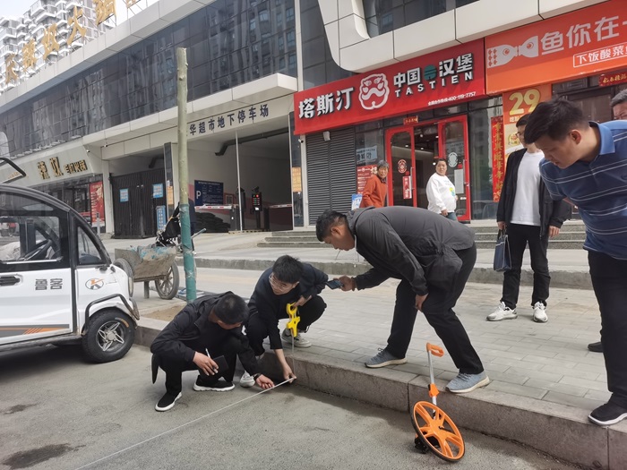 縣財政局聯(lián)合查驗民權縣丁香路、曙光路、迎賓大道等十條城區(qū)道路工程第二標段