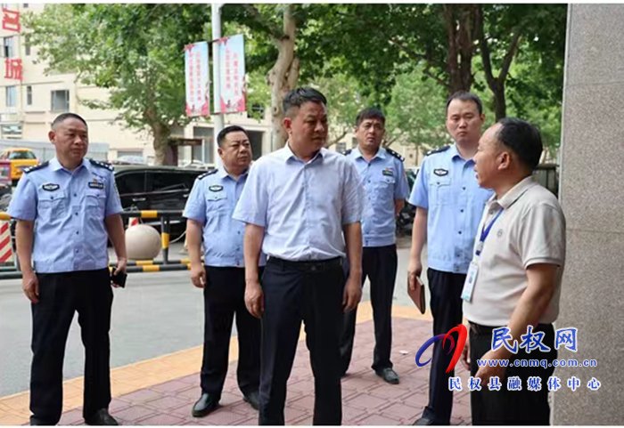 縣領(lǐng)導(dǎo)賈濤檢查高考前校園及周邊安全大檢查 縣領(lǐng)導(dǎo)賈濤檢查高考前校園及周邊安全大檢查