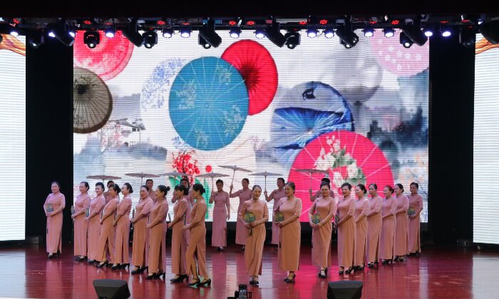 民權(quán)縣人民文化館組織參加2024年“奮進(jìn)新征程 秀出新風(fēng)采”商丘市首屆銀發(fā)藝術(shù)模特大賽 民權(quán)縣人民文化館組織參加2024年“奮進(jìn)新征程 秀出新風(fēng)采”商丘市首屆銀發(fā)藝術(shù)模特大賽
