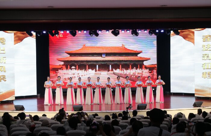 民權(quán)縣人民文化館組織參加2024年“奮進(jìn)新征程 秀出新風(fēng)采”商丘市首屆銀發(fā)藝術(shù)模特大賽 民權(quán)縣人民文化館組織參加2024年“奮進(jìn)新征程 秀出新風(fēng)采”商丘市首屆銀發(fā)藝術(shù)模特大賽