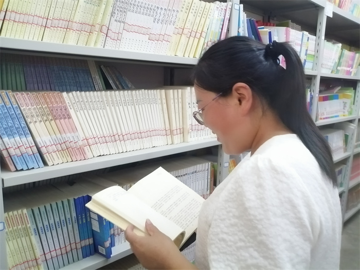 教師暑期充電忙  知識(shí)提升正當(dāng)時(shí) ——民權(quán)縣第三小學(xué)啟動(dòng)2024暑期教師讀書活動(dòng) 教師暑期充電忙  知識(shí)提升正當(dāng)時(shí) ——民權(quán)縣第三小學(xué)啟動(dòng)2024暑期教師讀書活動(dòng)