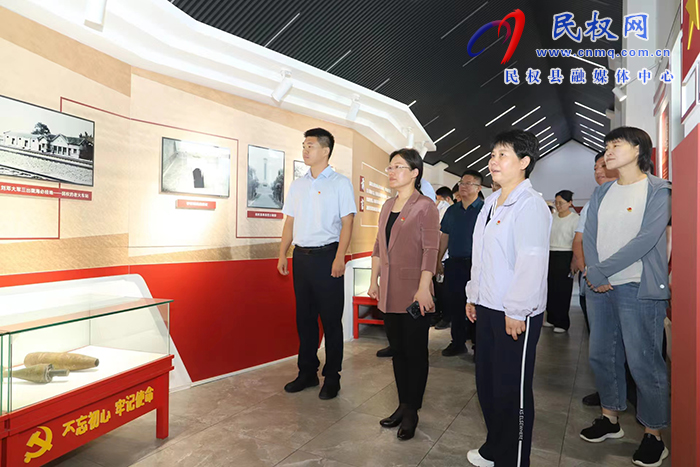 團市委、市婦聯(lián)到民開展“守規(guī)矩 敲警鐘 守廉潔 樹清風”廉潔文化教育活動