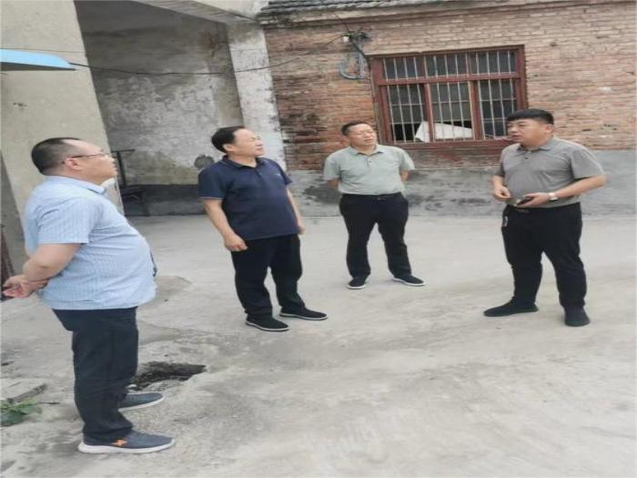 商丘市供銷(xiāo)合作社到民權(quán)縣北關(guān)供銷(xiāo)社調(diào)研為農(nóng)服務(wù)中心建設(shè)工作情況 商丘市供銷(xiāo)合作社到民權(quán)縣北關(guān)供銷(xiāo)社調(diào)研為農(nóng)服務(wù)中心建設(shè)工作情況