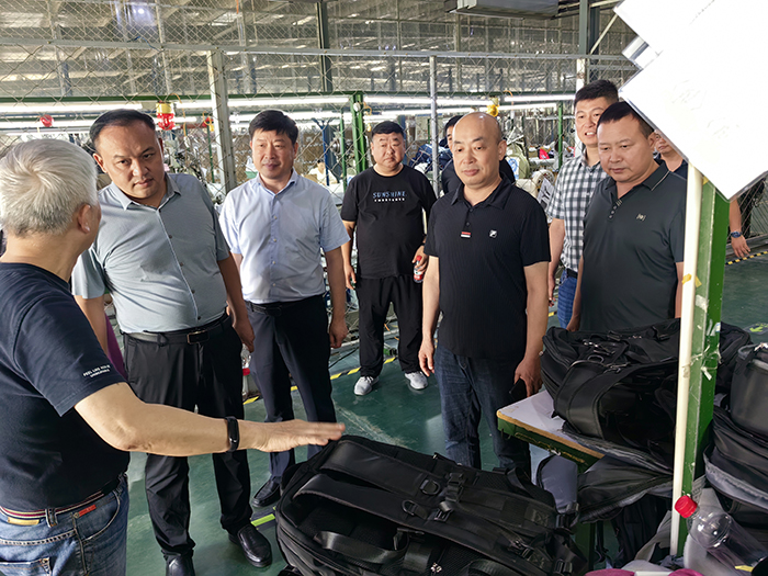 商丘市人社局深入到民權縣調研重點企業(yè)用工情況 商丘市人社局深入到民權縣調研重點企業(yè)用工情況