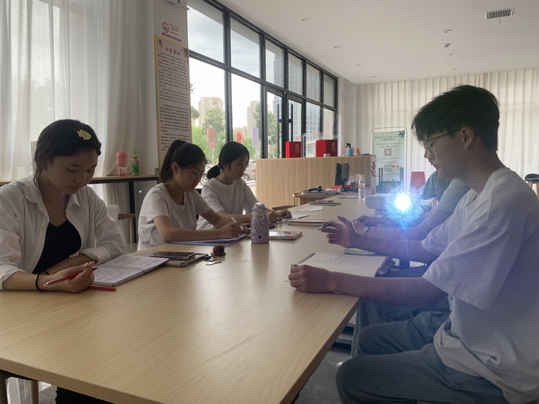 民權(quán)縣圖書館舉辦第二期播音與主持公益講座 民權(quán)縣圖書館舉辦第二期播音與主持公益講座