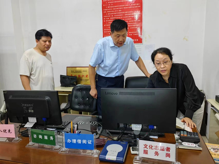 縣委宣傳部調(diào)研“書香民權(quán)”全民閱讀設(shè)施建設(shè)運(yùn)營情況 縣委宣傳部調(diào)研“書香民權(quán)”全民閱讀設(shè)施建設(shè)運(yùn)營情況