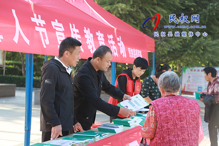 我縣舉行第 67 屆國際聾人節(jié)宣傳教育活動 我縣舉行第 67 屆國際聾人節(jié)宣傳教育活動