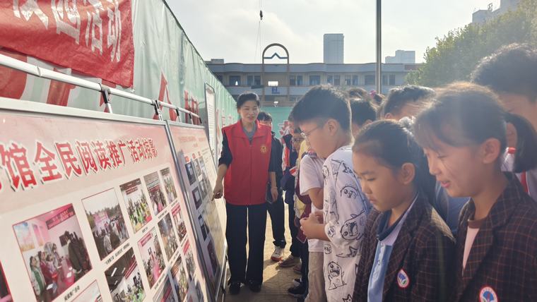 民權(quán)縣圖書館開(kāi)展全民閱讀推廣進(jìn)校園活動(dòng) 民權(quán)縣圖書館開(kāi)展全民閱讀推廣進(jìn)校園活動(dòng)