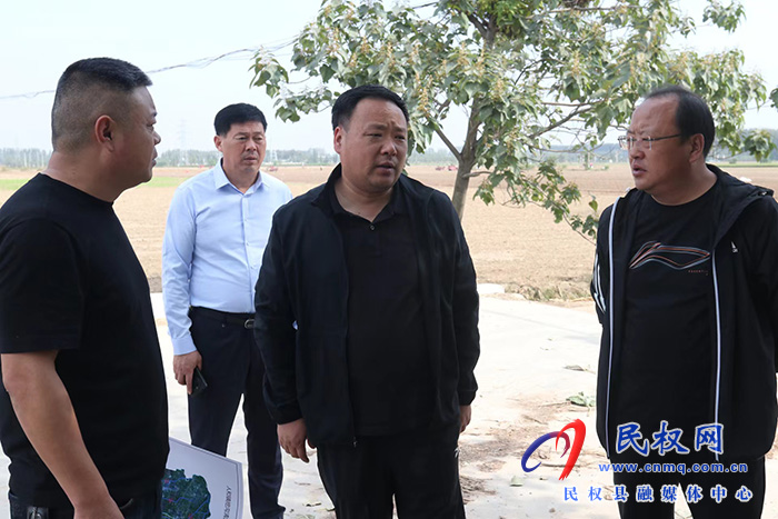 縣領(lǐng)導(dǎo)李衛(wèi)政調(diào)研水系連通、秸稈禁燒工作