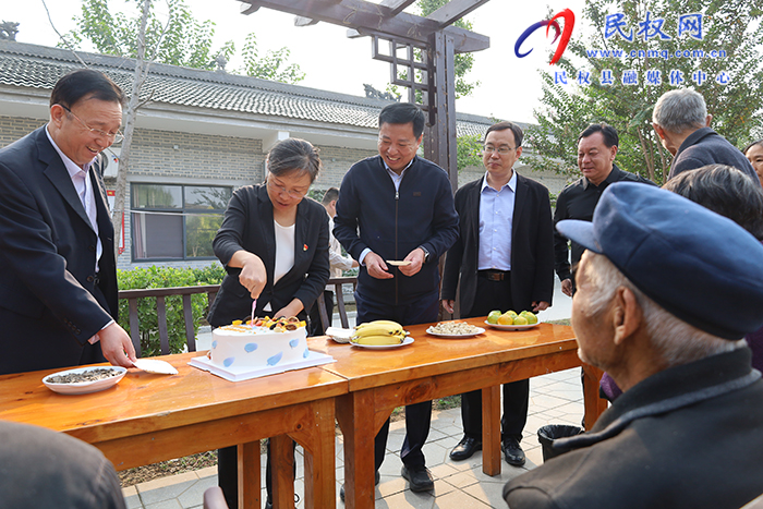 縣委書記王靜嫻走訪慰問敬老院老人 縣委書記王靜嫻走訪慰問敬老院老人