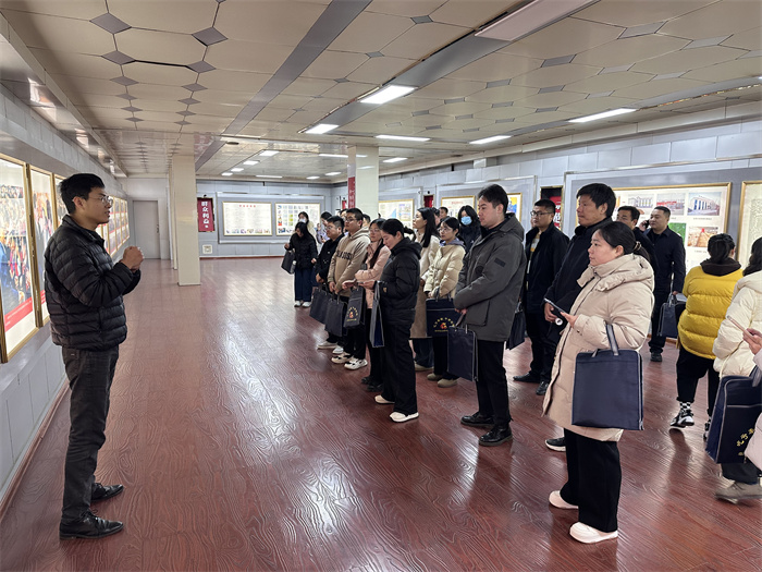 汲取奮進(jìn)力量  探索鄉(xiāng)村振興之路                                                         —— 民權(quán)縣2024年秋季主體班赴濮陽市西辛莊開展現(xiàn)場(chǎng)教學(xué)活動(dòng) 汲取奮進(jìn)力量  探索鄉(xiāng)村振興之路                                                         —— 民權(quán)縣2024年秋季主體班赴濮陽市西辛莊開展現(xiàn)場(chǎng)教學(xué)活動(dòng)