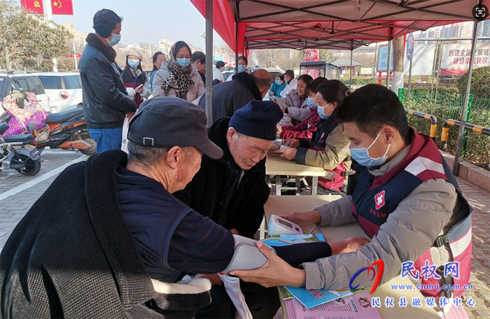 民權(quán)縣衛(wèi)健委開展2025年“我們的節(jié)日·春節(jié)”全民送健康實(shí)踐活動(dòng) 民權(quán)縣衛(wèi)健委開展2025年“我們的節(jié)日·春節(jié)”全民送健康實(shí)踐活動(dòng)