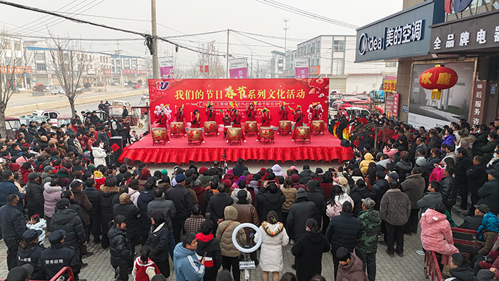 民權(quán)縣人和鎮(zhèn)舉辦 “我們的節(jié)日?春節(jié)” 文藝匯演 歡歡喜喜過(guò)大年 民權(quán)縣人和鎮(zhèn)舉辦 “我們的節(jié)日?春節(jié)” 文藝匯演 歡歡喜喜過(guò)大年