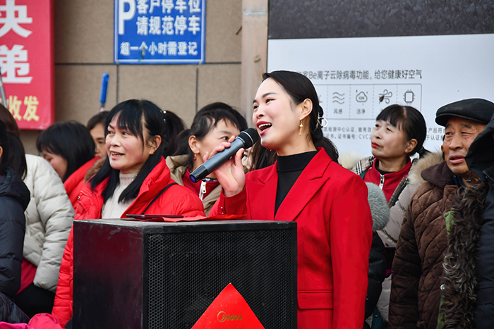 民權(quán)縣人和鎮(zhèn)舉辦 “我們的節(jié)日?春節(jié)” 文藝匯演 歡歡喜喜過(guò)大年 民權(quán)縣人和鎮(zhèn)舉辦 “我們的節(jié)日?春節(jié)” 文藝匯演 歡歡喜喜過(guò)大年