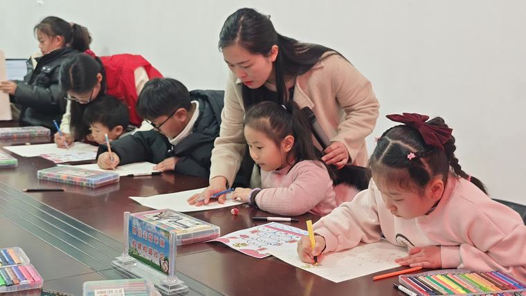民權(quán)縣圖書館舉辦2025年第二期“畫從書中來——閱繪悅美”公益繪畫培訓(xùn)(總第22期) 民權(quán)縣圖書館舉辦2025年第二期“畫從書中來——閱繪悅美”公益繪畫培訓(xùn)(總第22期)