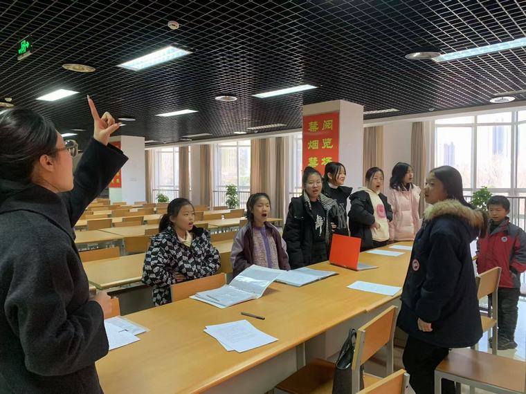 民權(quán)縣圖書館舉辦2025年第一期“快樂(lè)繪本劇 傳承誦經(jīng)典”閱讀活動(dòng)(總第33期) 民權(quán)縣圖書館舉辦2025年第一期“快樂(lè)繪本劇 傳承誦經(jīng)典”閱讀活動(dòng)(總第33期)