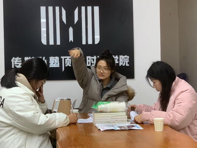 民權(quán)縣圖書館舉辦2025年第六期播音與主持藝術(shù)公益公益講座(總第32期) 民權(quán)縣圖書館舉辦2025年第六期播音與主持藝術(shù)公益公益講座(總第32期)