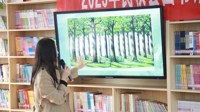 民權(quán)縣圖書(shū)館開(kāi)展“書(shū)香潤(rùn)新綠 閱讀植未來(lái)”植樹(shù)節(jié)主題活動(dòng)