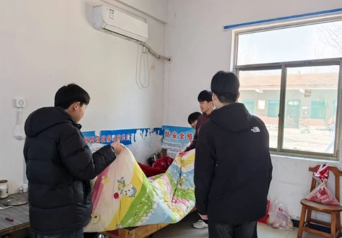 學(xué)習(xí)雷鋒精神 爭(zhēng)做文明學(xué)生 ——雙塔鎮(zhèn)初級(jí)中學(xué)開(kāi)展“學(xué)雷鋒精神”傳遞敬老溫情活動(dòng) 學(xué)習(xí)雷鋒精神 爭(zhēng)做文明學(xué)生 ——雙塔鎮(zhèn)初級(jí)中學(xué)開(kāi)展“學(xué)雷鋒精神”傳遞敬老溫情活動(dòng)