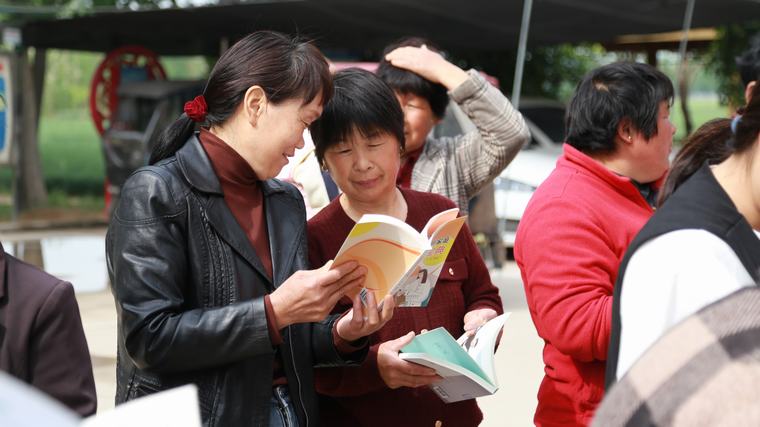 【公共圖書(shū)館服務(wù)宣傳周】民權(quán)縣圖書(shū)館開(kāi)展全民閱讀推廣服務(wù)進(jìn)鄉(xiāng)村活動(dòng) 【公共圖書(shū)館服務(wù)宣傳周】民權(quán)縣圖書(shū)館開(kāi)展全民閱讀推廣服務(wù)進(jìn)鄉(xiāng)村活動(dòng)
