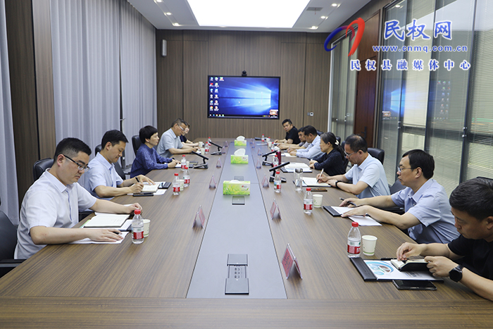 中信銀行商丘分行黨委書記、行長(zhǎng)路洪欣一行到民考察