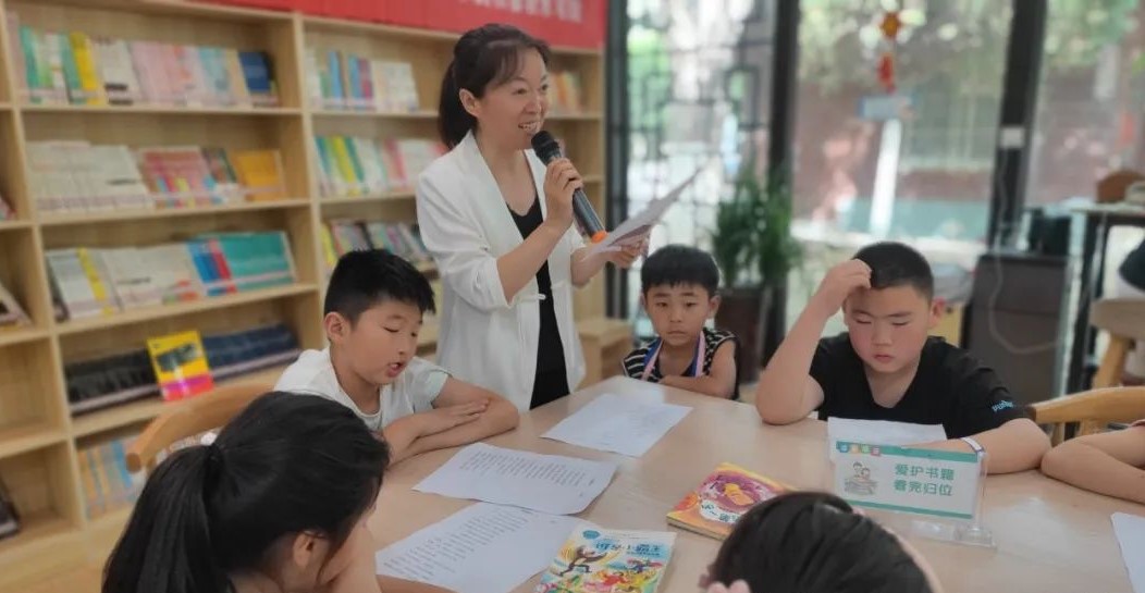 民權(quán)縣圖書館舉辦2025年第八期“美文同誦”朗誦技巧公益講座(總第50期) 民權(quán)縣圖書館舉辦2025年第八期“美文同誦”朗誦技巧公益講座(總第50期)